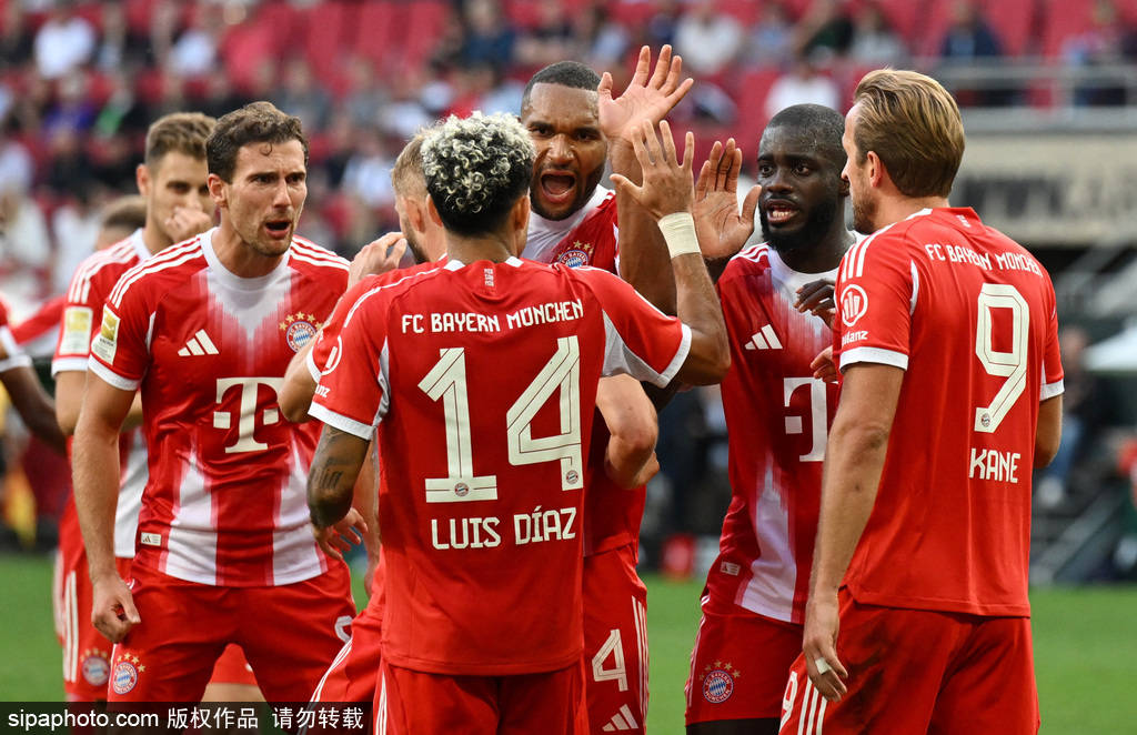 新赛季开局：曼联排名力压曼城 马竞3轮不胜药厂2轮换帅